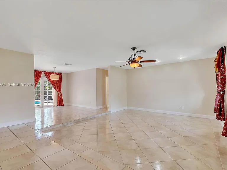 8275 SW 206th Ter — Photo 6