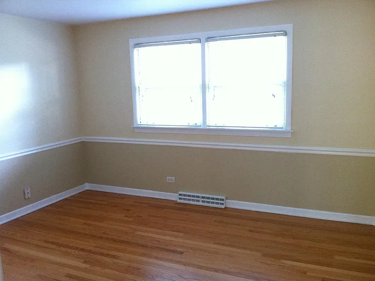 100 Hillgrove Ave #102 — Photo 10