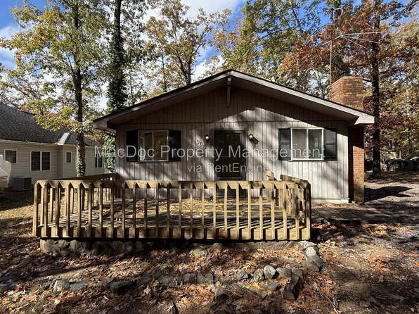 900 Lakeview Pkwy, Locust Grove, VA 22508
