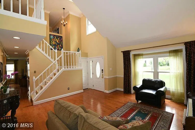 6 bed, 3.5 bath, 3770 sqft, $5,000 — Photo 4