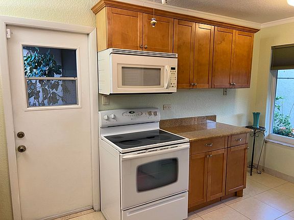 4th image of 14732 Wildflower Lane