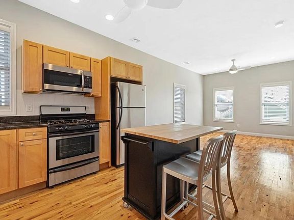 3rd image of 41-43 Jefferson St #43-3