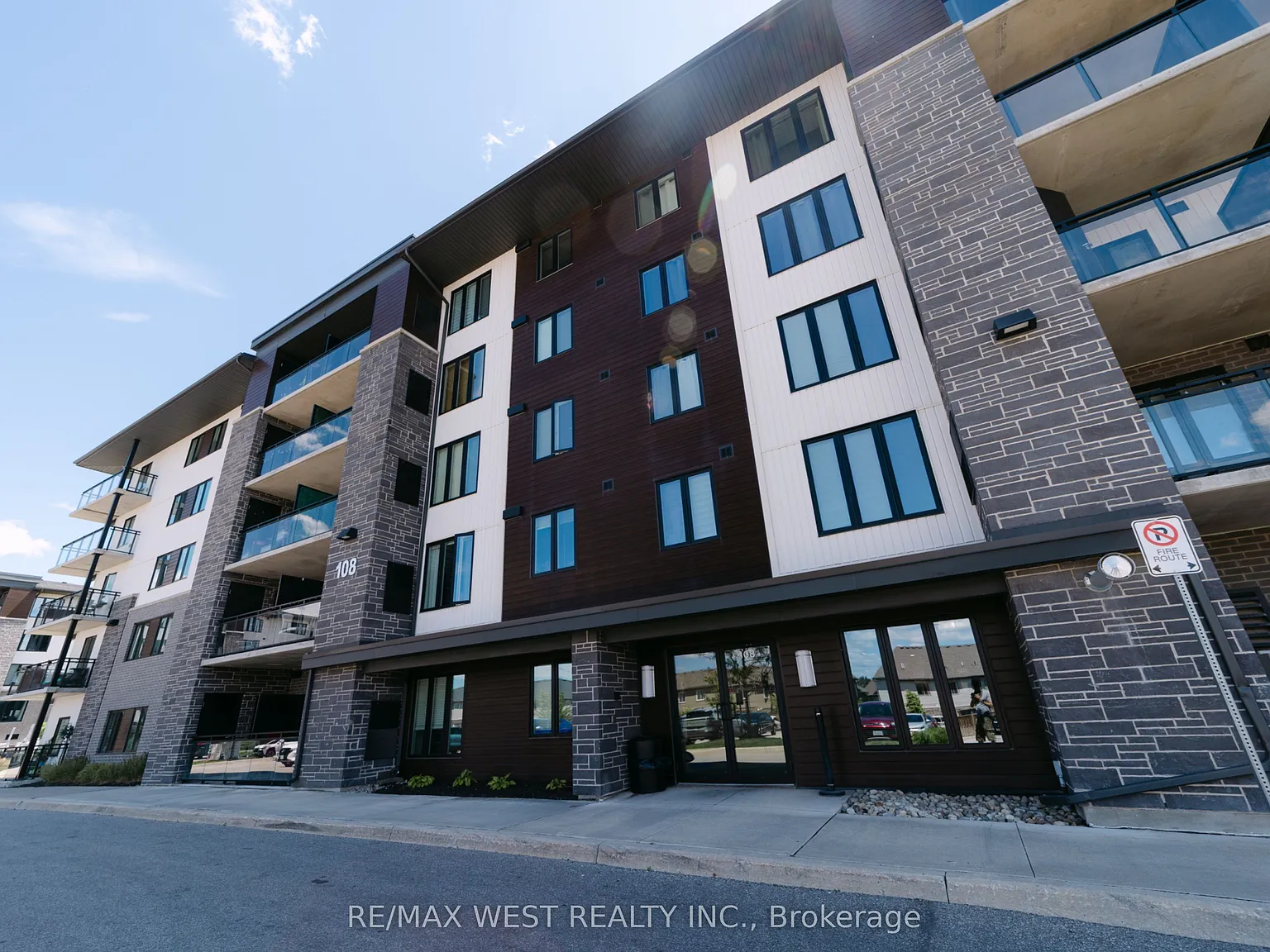 2 bed, $2,400 — Photo 1