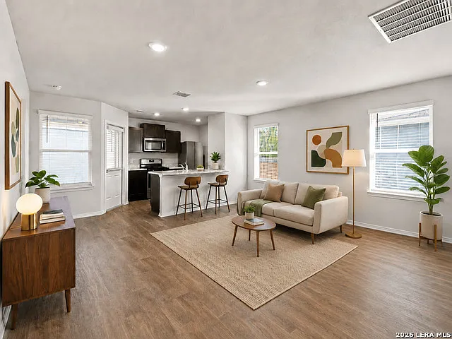2 bed, 2.0 bath, 940 sqft, $1,600 — Photo 3