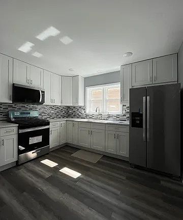 4th image of 323 22nd Ave Floor 2