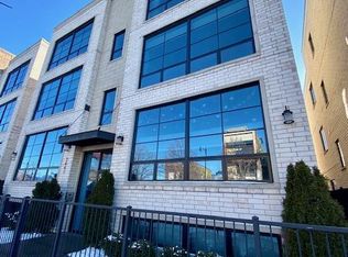 2441 W Irving Park Rd APT 2W, Chicago, IL 60618