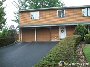 48 Sherwood Dr, Huntington, NY 11743