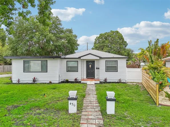 430 Rotary Pl NE, Saint Petersburg, FL 33703