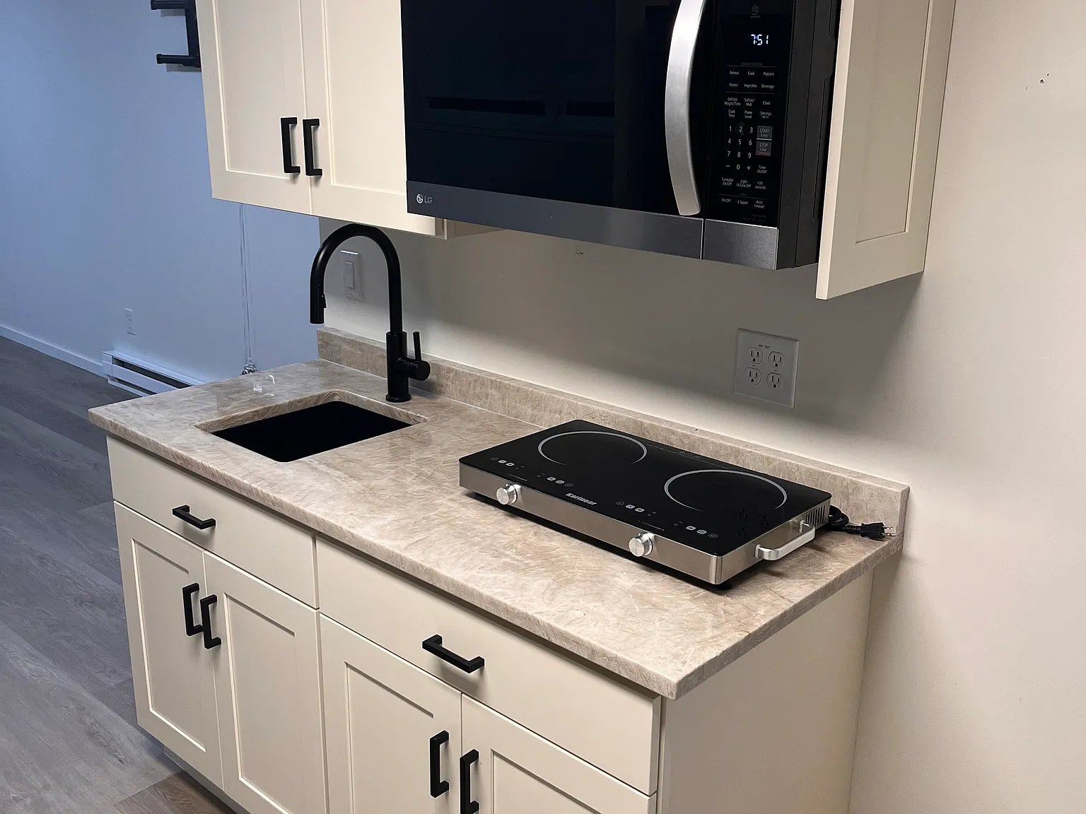 Studio, 340 sqft, $1,200 — Photo 4