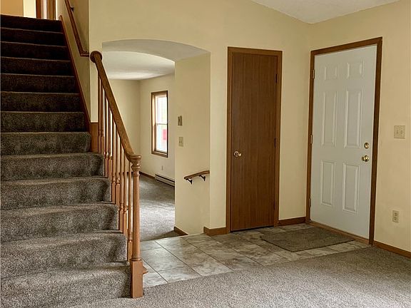 4th image of 709 Wyndclift Cir