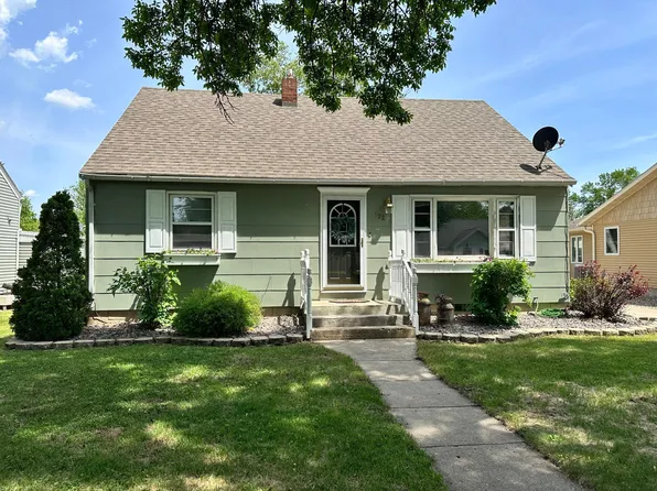 122 4th St NW, Clara City, MN 56222