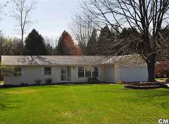 3rd image of 913 N Arrowhead Dr