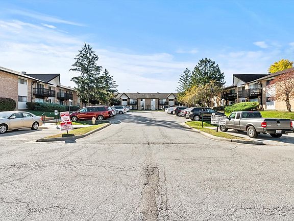 2nd image of 16 Kingery Quarter #201