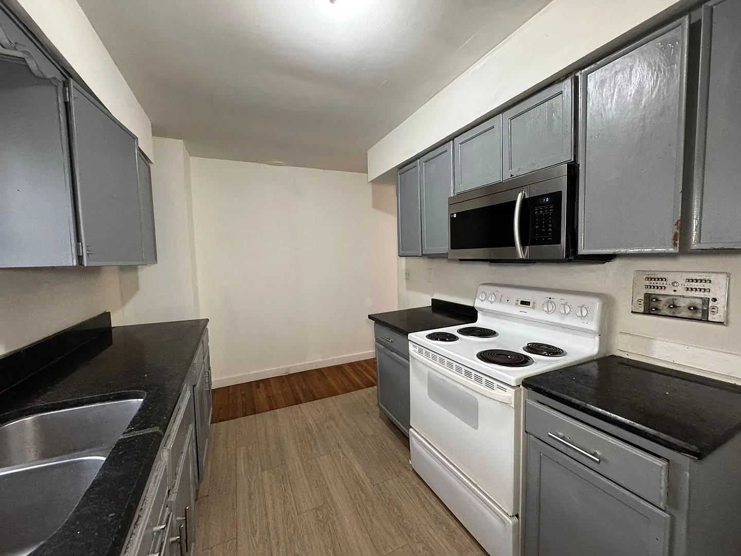 Affordable & Comfortable Home in Orlando Prime Location Near Everything! — Photo 4