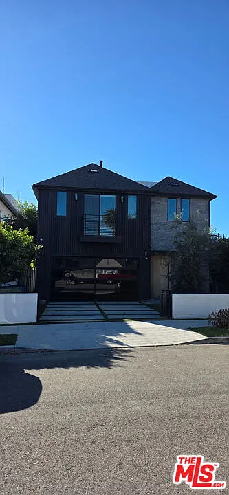 3021 Stanford Ave