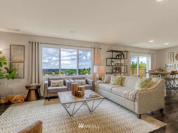 5th image of 2727 Cassius Street NE #153