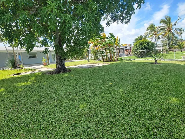 1211 NW 87th Way — Photo 5