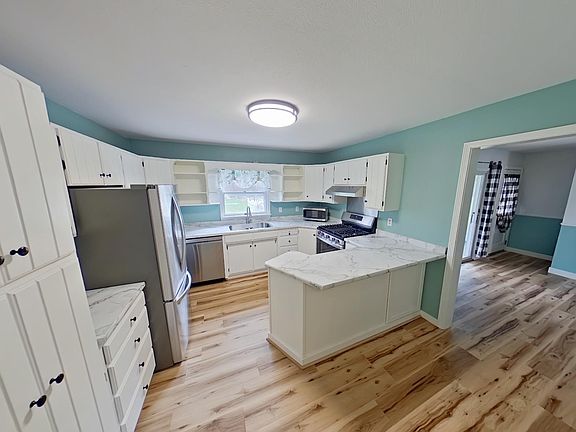 3rd image of 19098 Michigan Rd