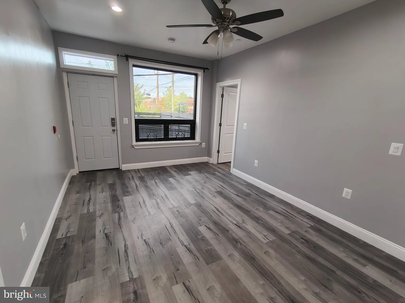 3 bed, $2,100 — Photo 3