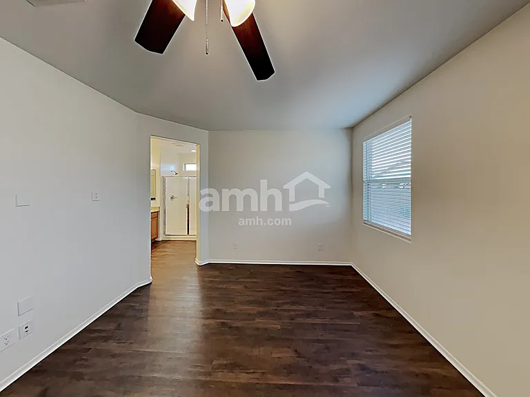 1688 E Primavera Way — Photo 9