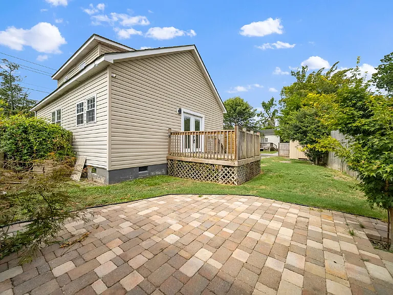1109 Orange St — Photo 48