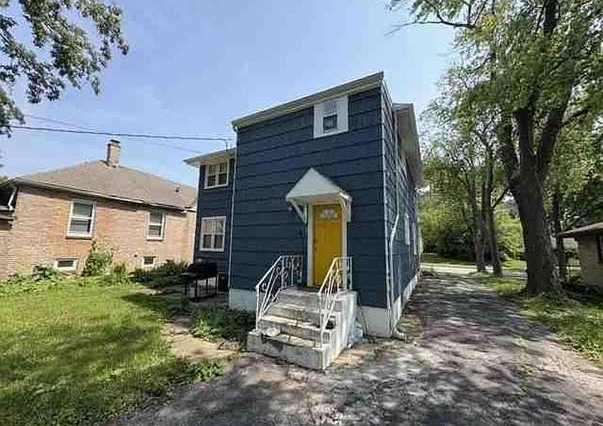 2nd image of 409 W 15th St