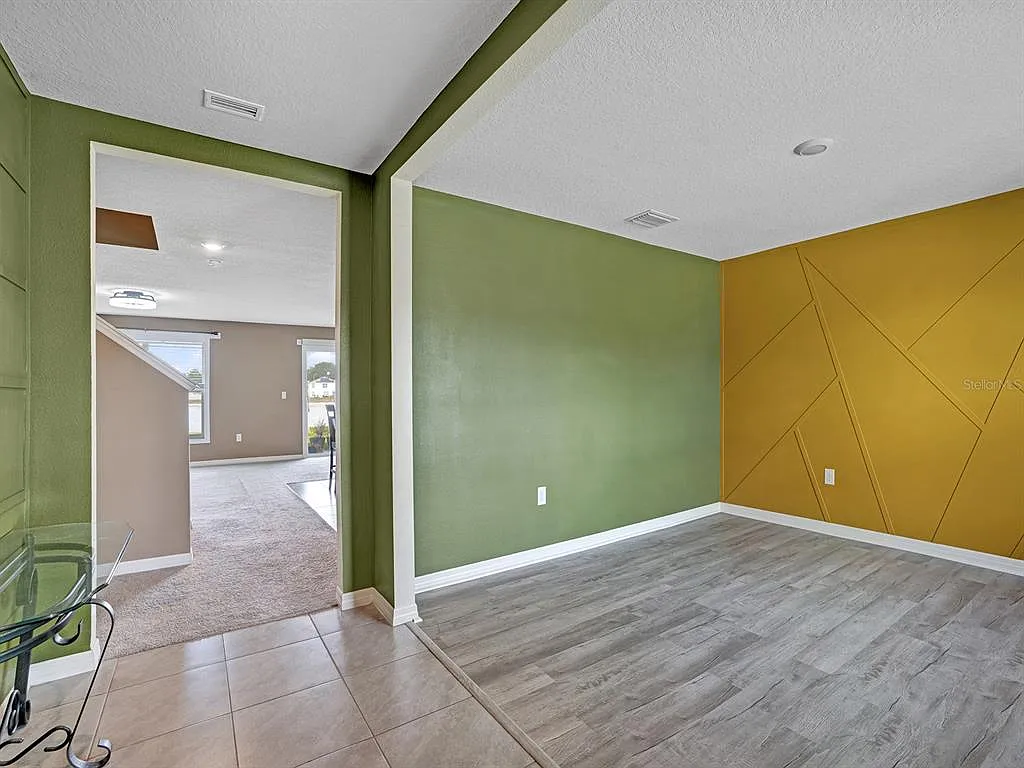 5 bed, 3.0 bath, 2605 sqft, $2,450 — Photo 3