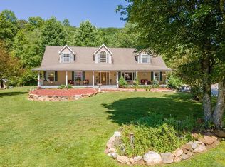 169 Wispering Creek Ln, Franklin, NC 28734