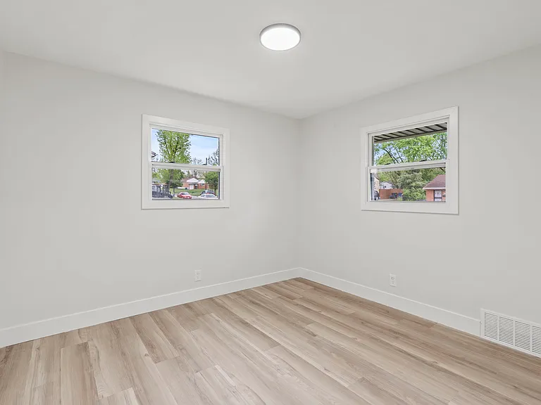 2511 Baywood St — Photo 20