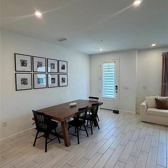 9855 Walkway Dr — Photo 3