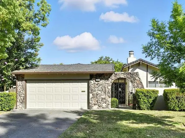 5880 Gloria Dr, Sacramento, CA 95822