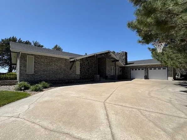 3703 Thunderbird Dr, Hays, KS 67601