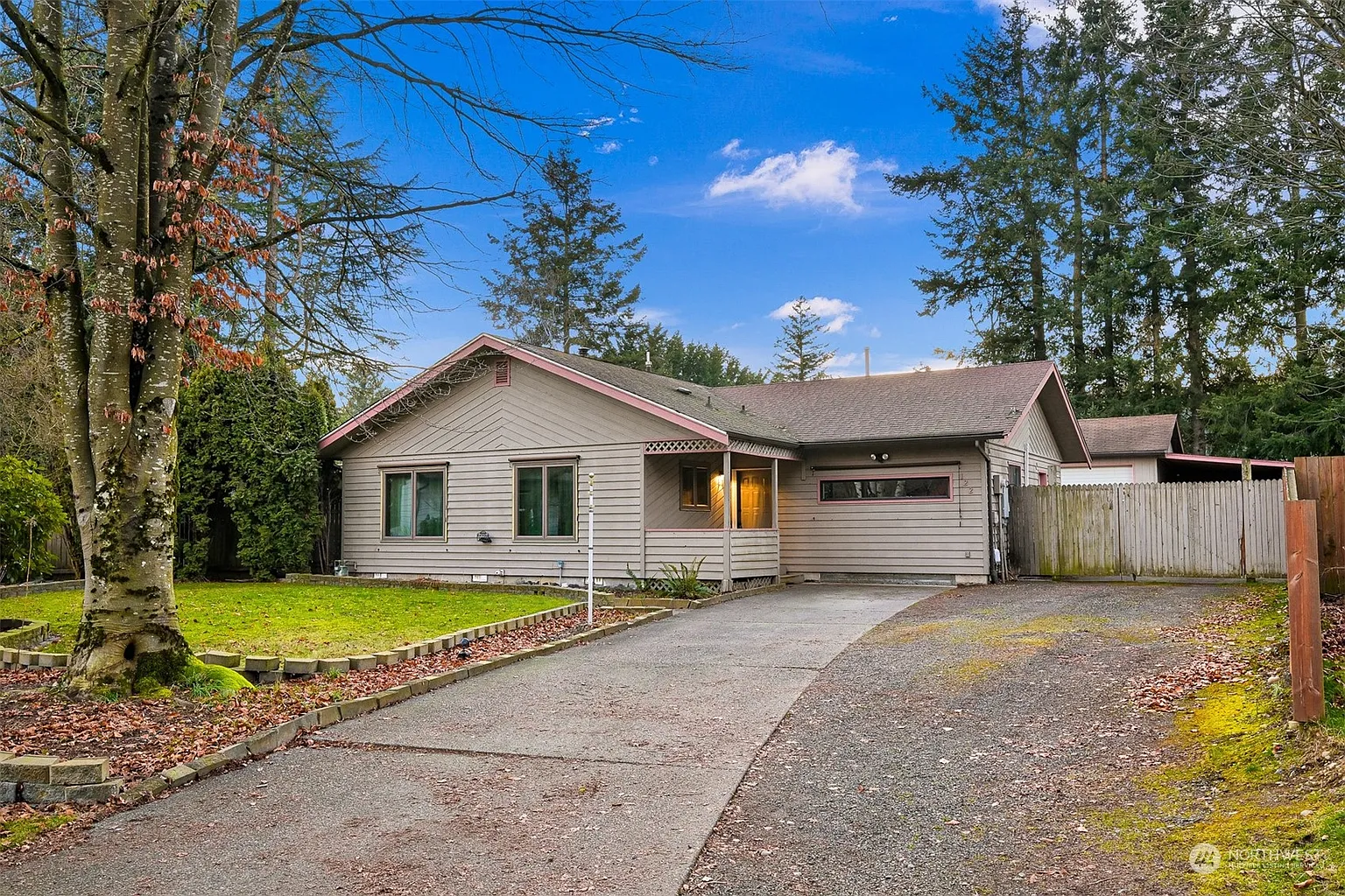 122 Aspen Drive photo 1