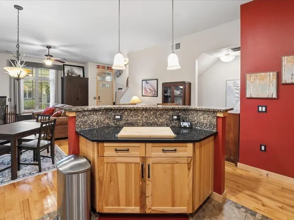9368 Old Sauk Rd, Middleton, WI 53562