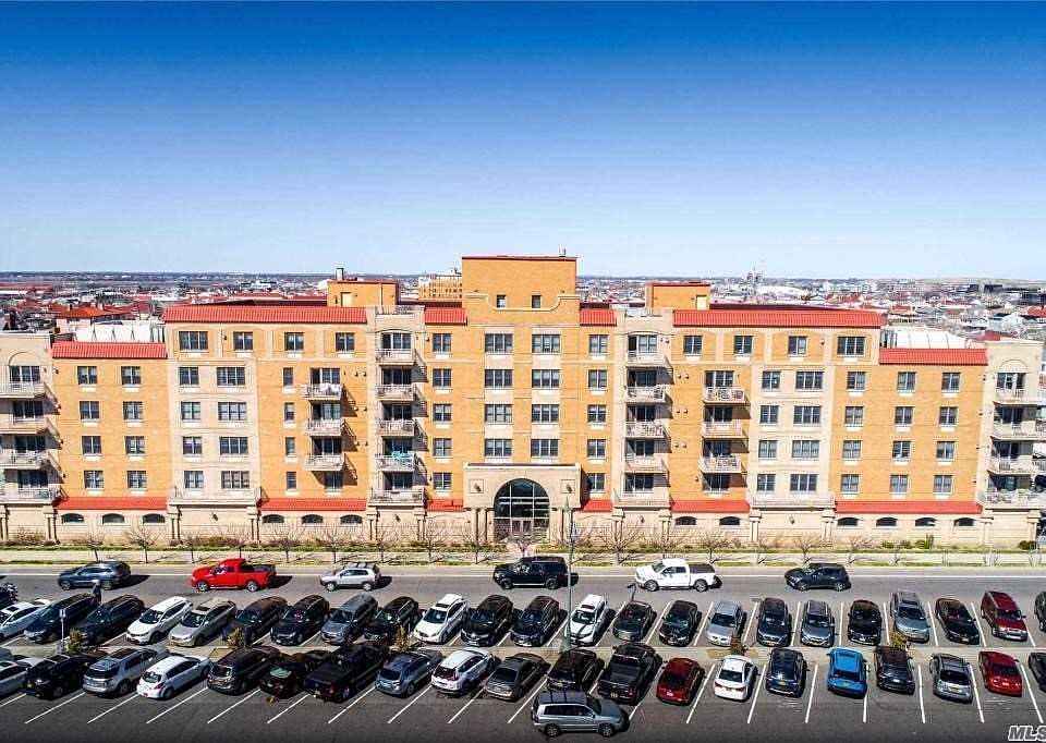 1st image of 125 E Broadway APT 305