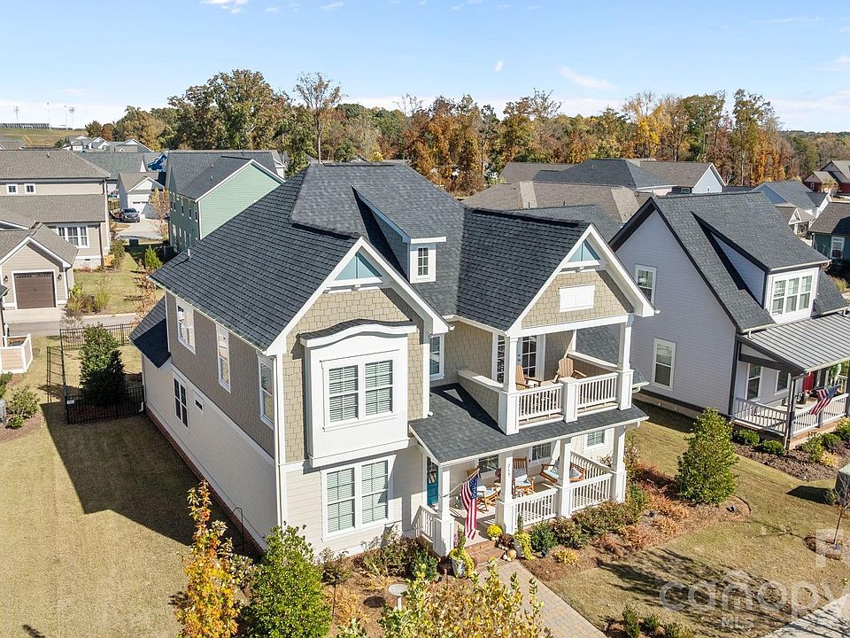 1st image of 215 Aquinas Way