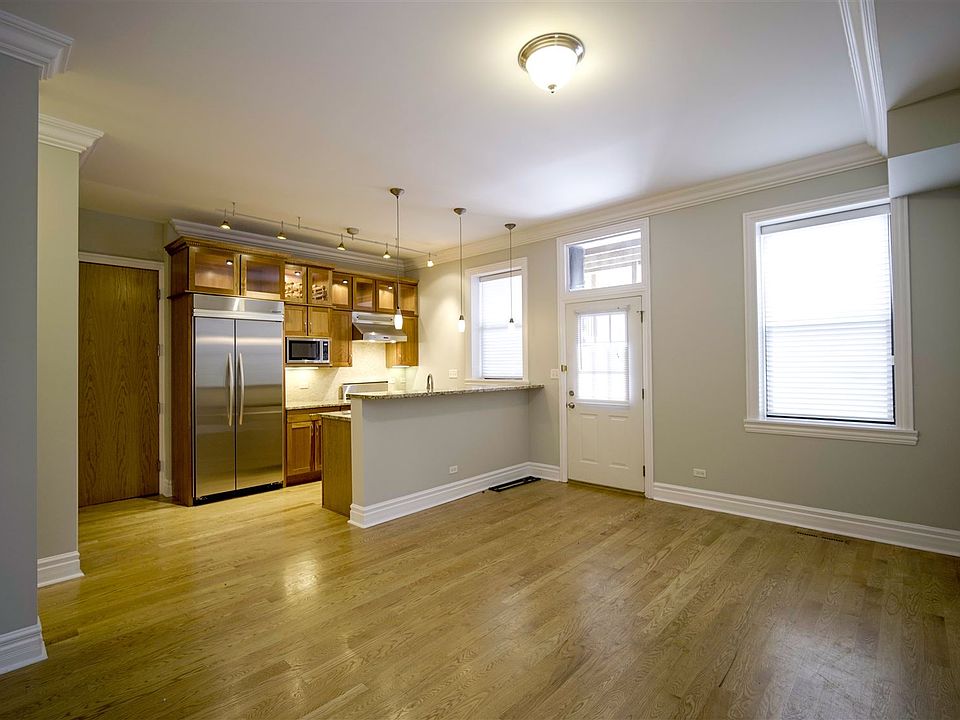 814 Roscoe 1NE-LR-Kitchen-New
