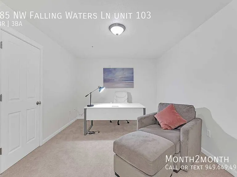 685 NW Falling Waters Ln #103 — Photo 6