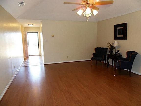 5th image of 18 Woodcock Cir