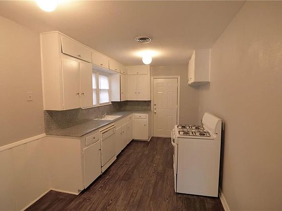 4th image of 10162 Baronne Cir