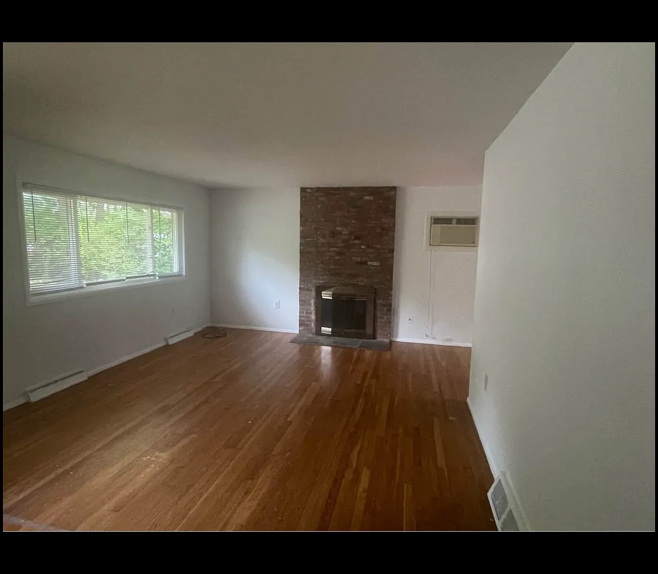 3 bed, $900 — Photo 2
