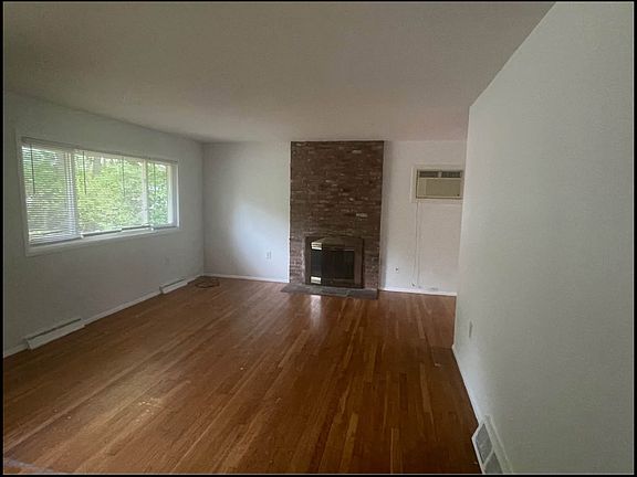 2nd image of 2 Lookout Ave #1-3