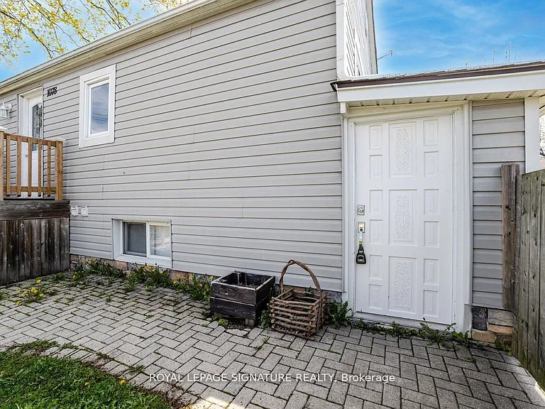 1078 Eastmount Ave #2 — Photo 4
