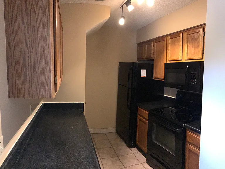 Lorimar Townhomes — Photo 33