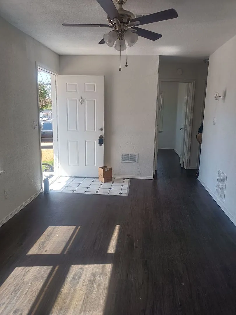 Welcome Home to 6409 Cox Ave! — Photo 2