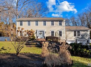 40 Wild Duck Rd, Wyckoff, NJ 07481