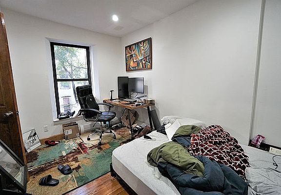 4th image of 70 E 1st St APT 4