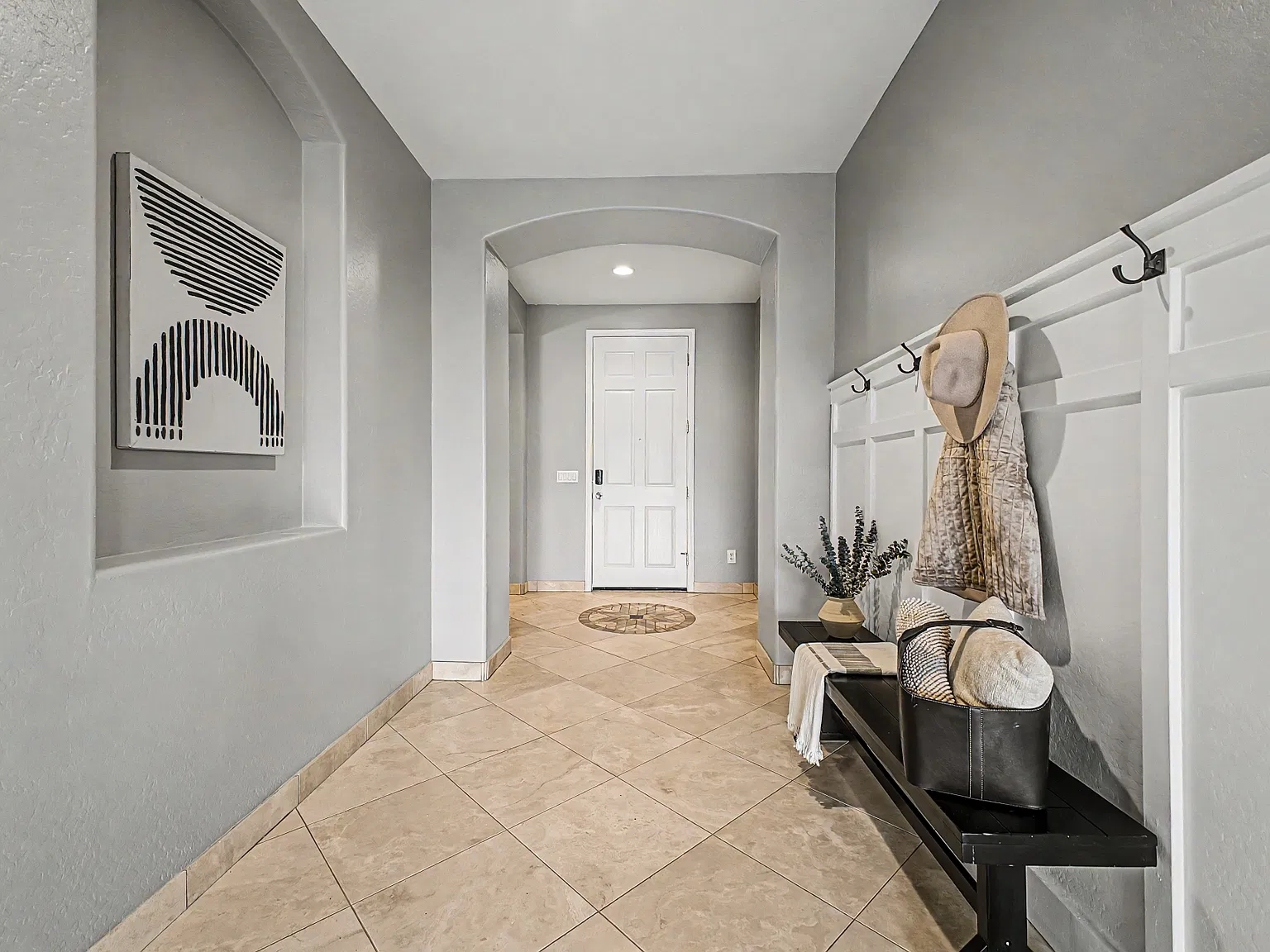 4 bed, 2409 sqft, $2,850 — Photo 4