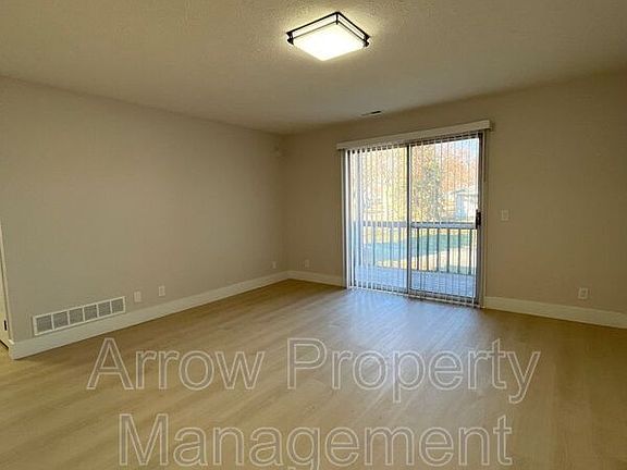 5th image of 535 W Saunders Ave #5