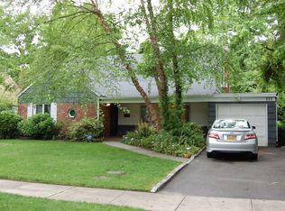 111 Croyden Ave, Great Neck, NY 11023